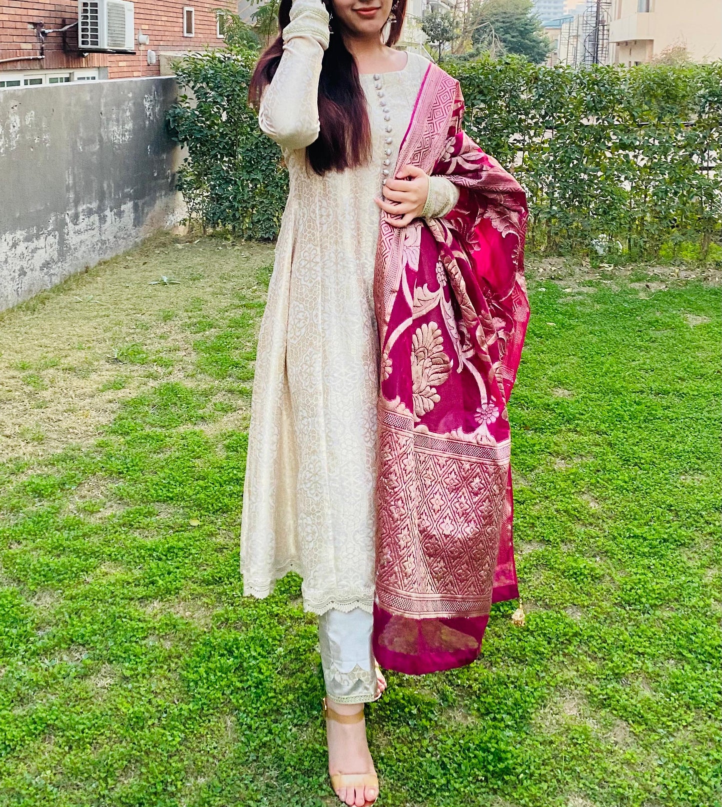 Ivory Royale – Embroidered Jacquard & Banarasi Dupatta 3-Piece Formal Suit