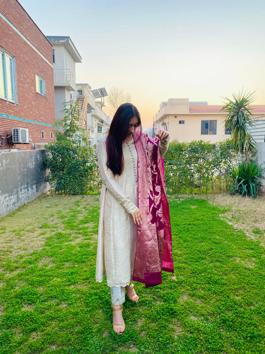 Ivory Royale – Embroidered Jacquard & Banarasi Dupatta 3-Piece Formal Suit