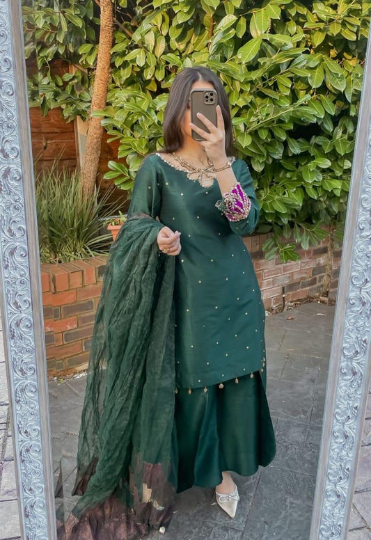Emerald Green Rawsilk Set – Handwork Details & Crushed Dupatta