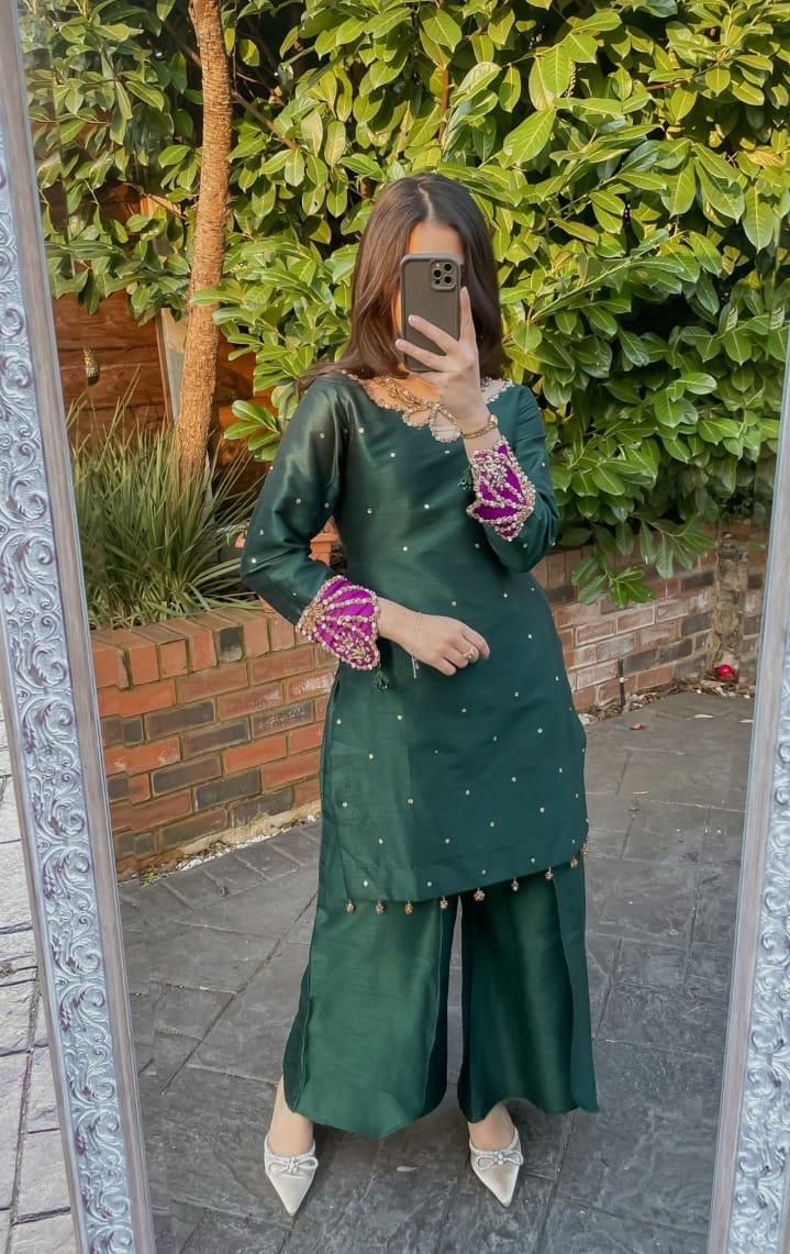 Emerald Green Rawsilk Set – Handwork Details & Crushed Dupatta